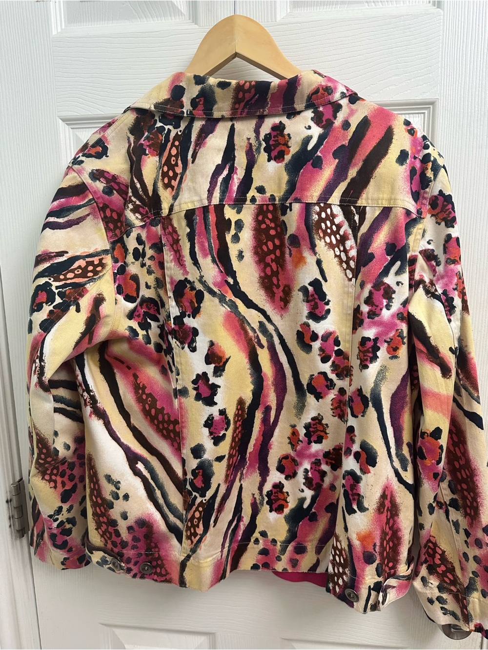 Chico’s Colorful Animal Print Button-Up Jacket & Raspberry Tee Combo - Picture 4 of 9